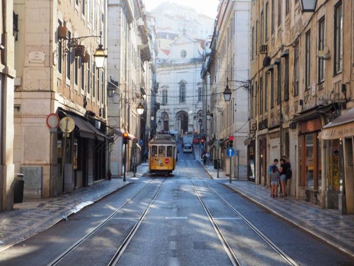 Quarto Com Varanda Na Rua Dos Douradores Lisboa Exteriör bild